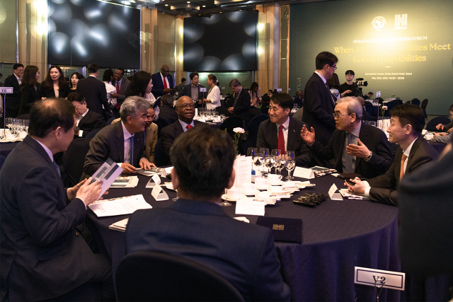 지난 5월 서울에서 열린 '아프리카의 날 2024 비즈니스 포럼'의 참석한 한국무역보험공사 관계자들 모습. <한국무역보험공사 제공>